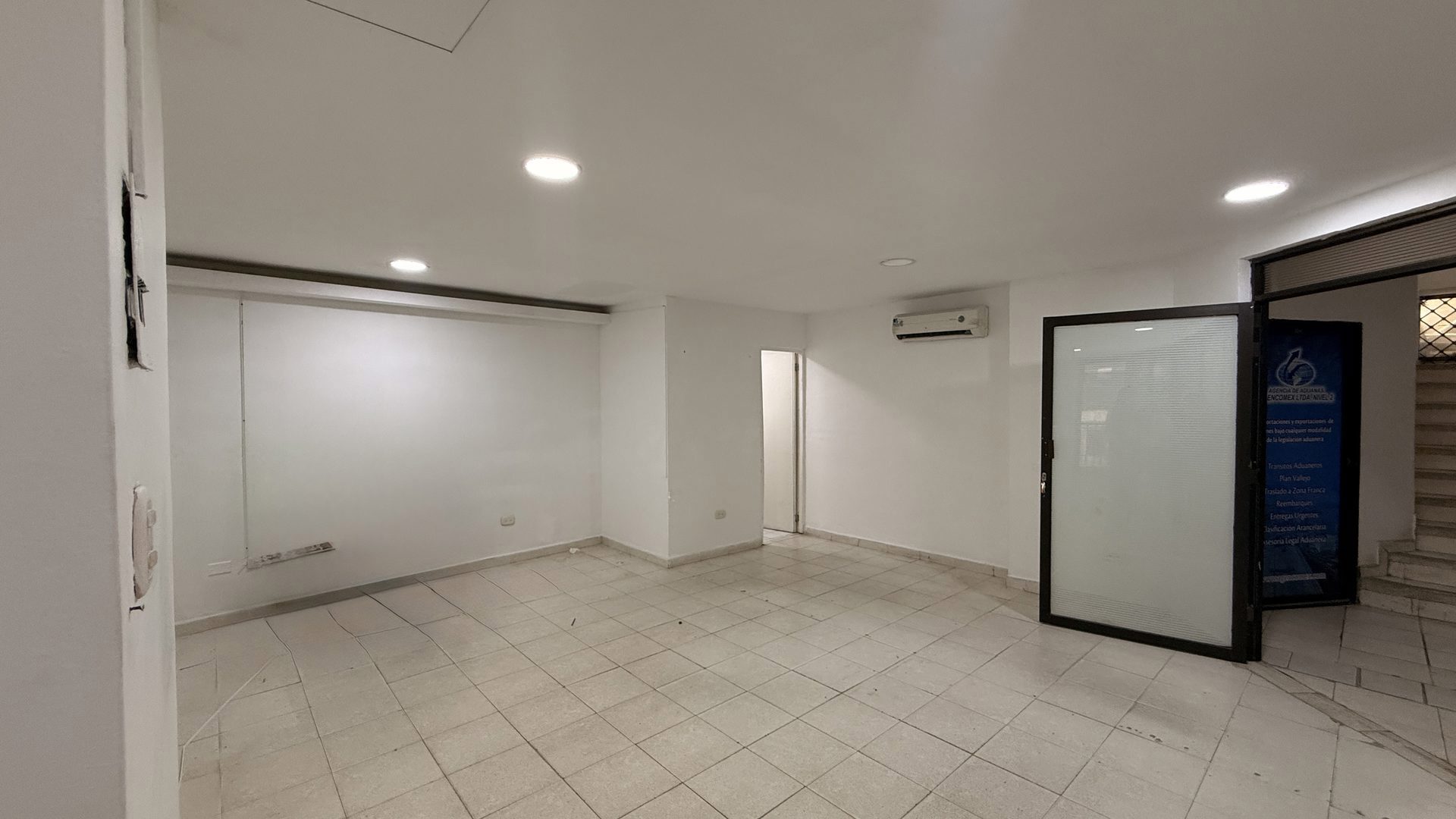 Local comercial edificio Santo domingo 3