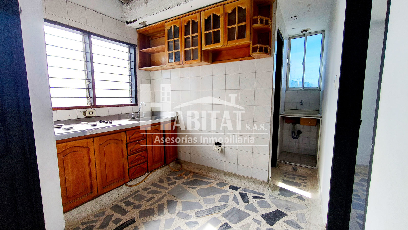 Casa en venta y arriendo con apartamento y locales, Centro Histórico, 3