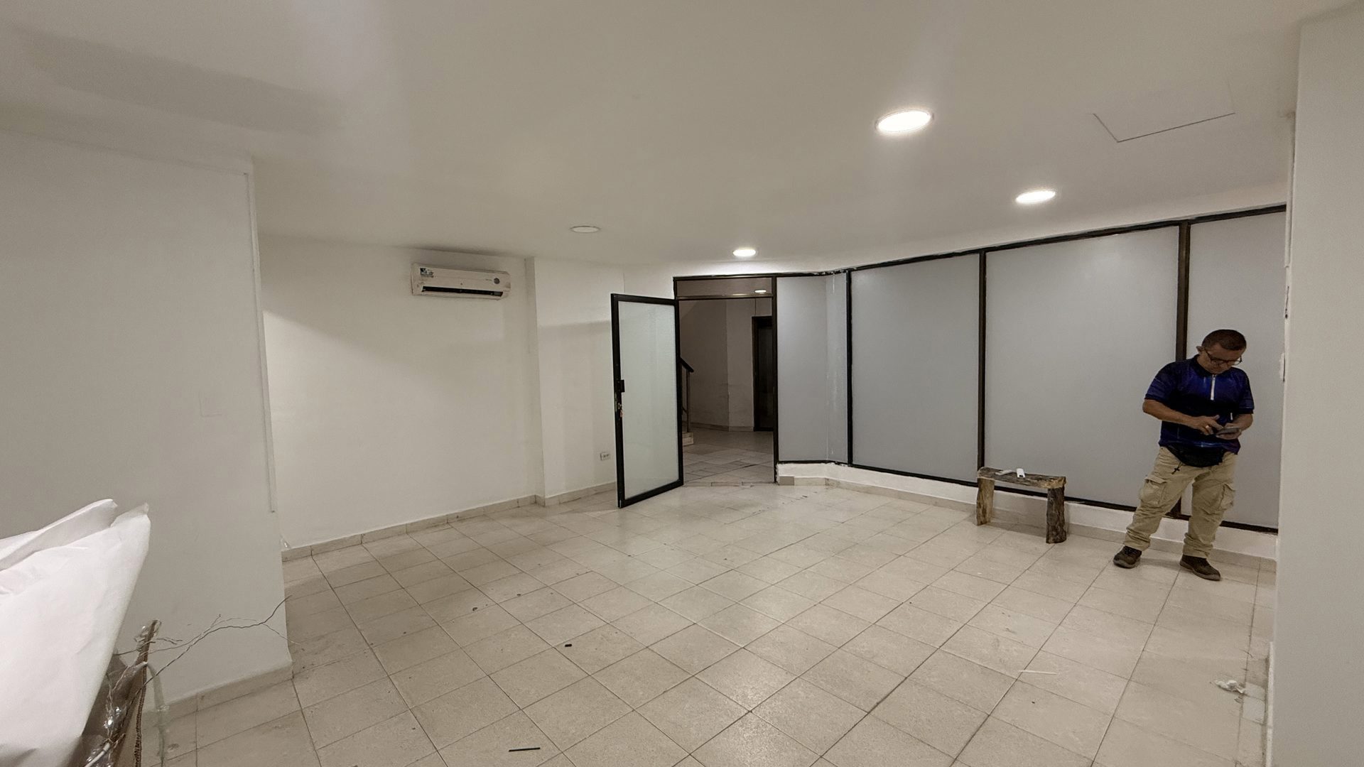 Local comercial edificio Santo domingo 2