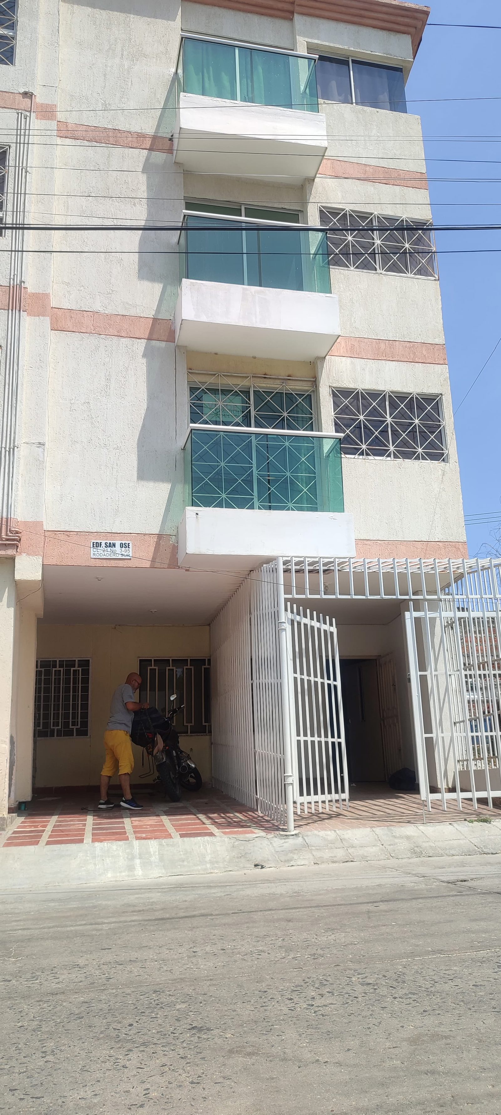 Apartamento en venta en Rodadero Santa Marta Magd. 3