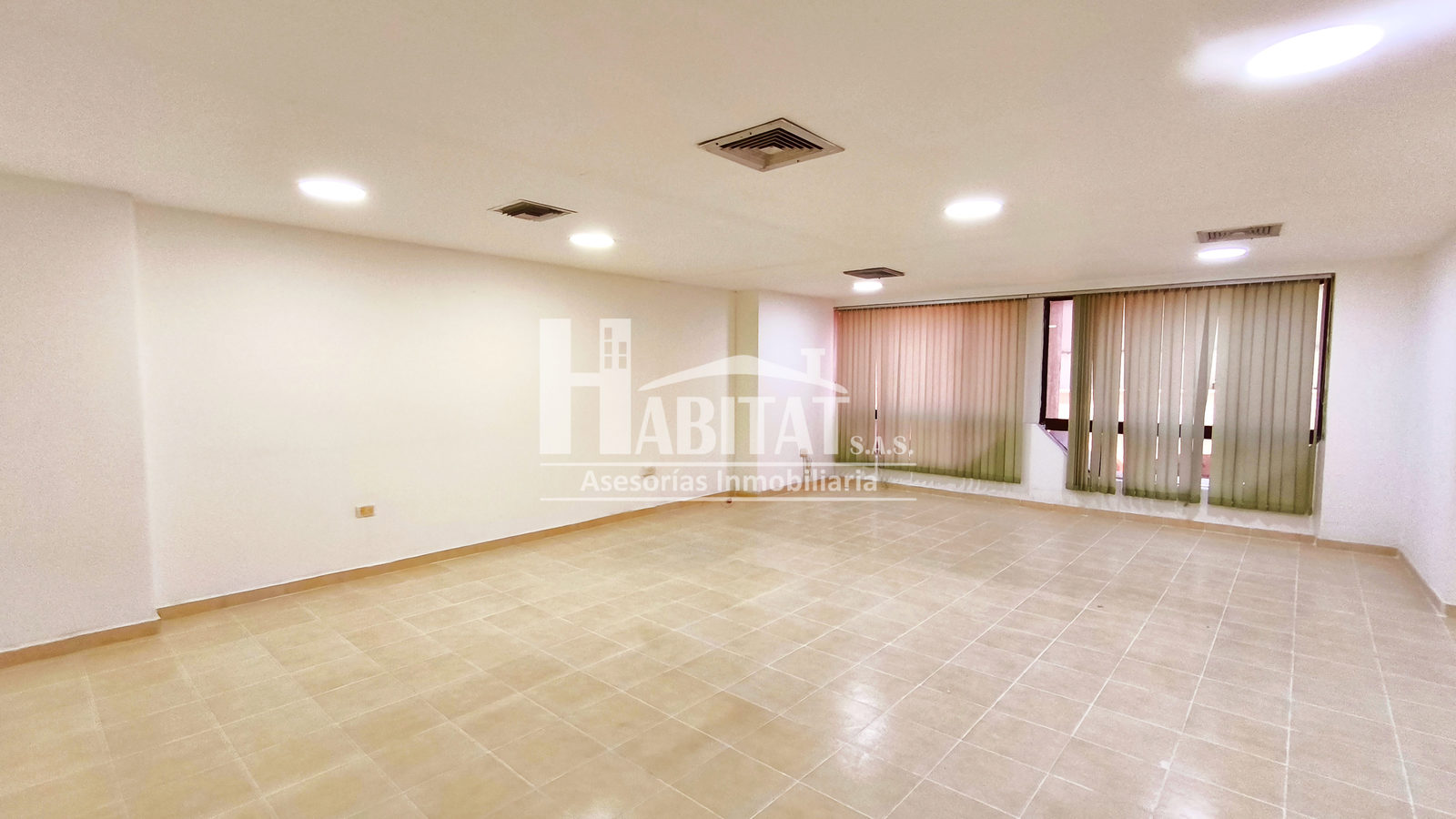 Oficina en arriendo, Edificio Centro Ejecutivo, Santa Marta Magdalena 2