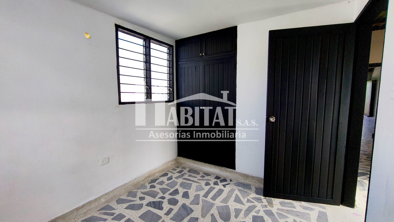 Casa en venta y arriendo con apartamento y locales, Centro Histórico, 2